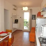 アパート Modern Flat With Swimming Pool And Solarium ビビオーネ